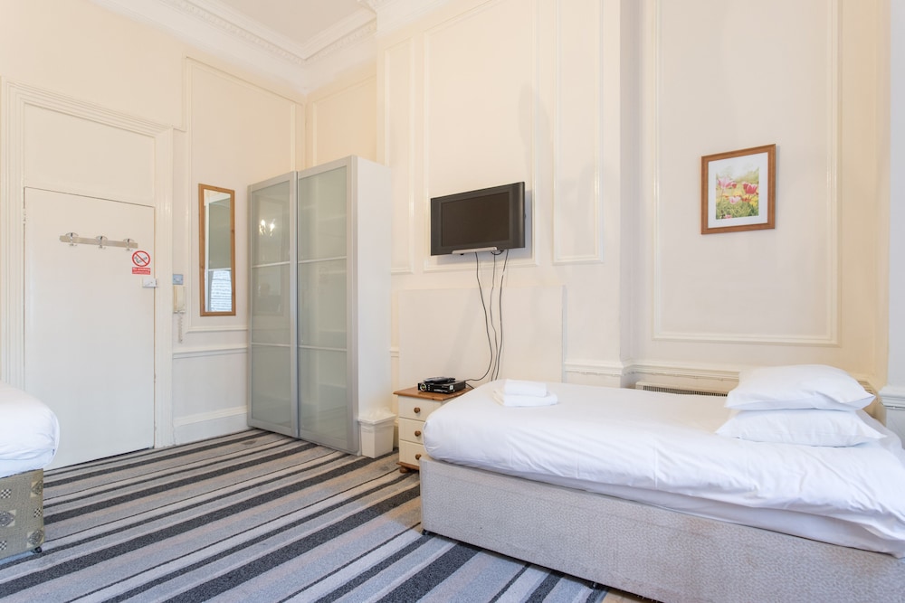 ROOM, TRIPLE