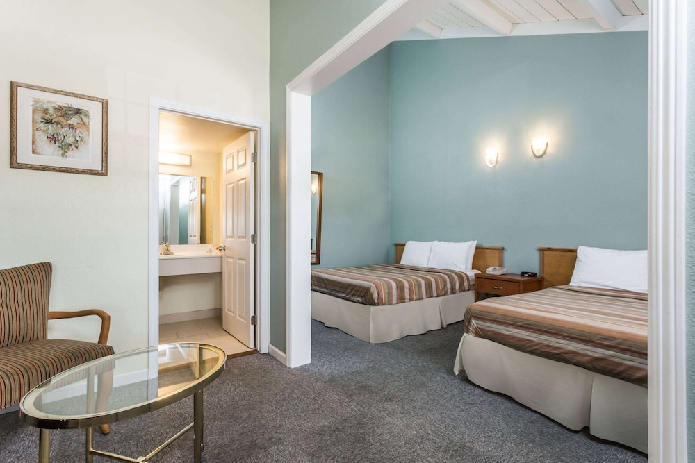 Travelodge By Wyndham Fairfield/Napa Valley 19/35