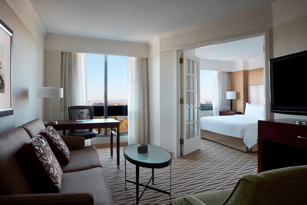 Washington Dulles Marriott Suites 24/48