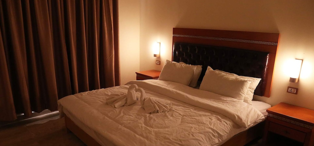Jewheret Alswefiah Hotel Suites 22/45