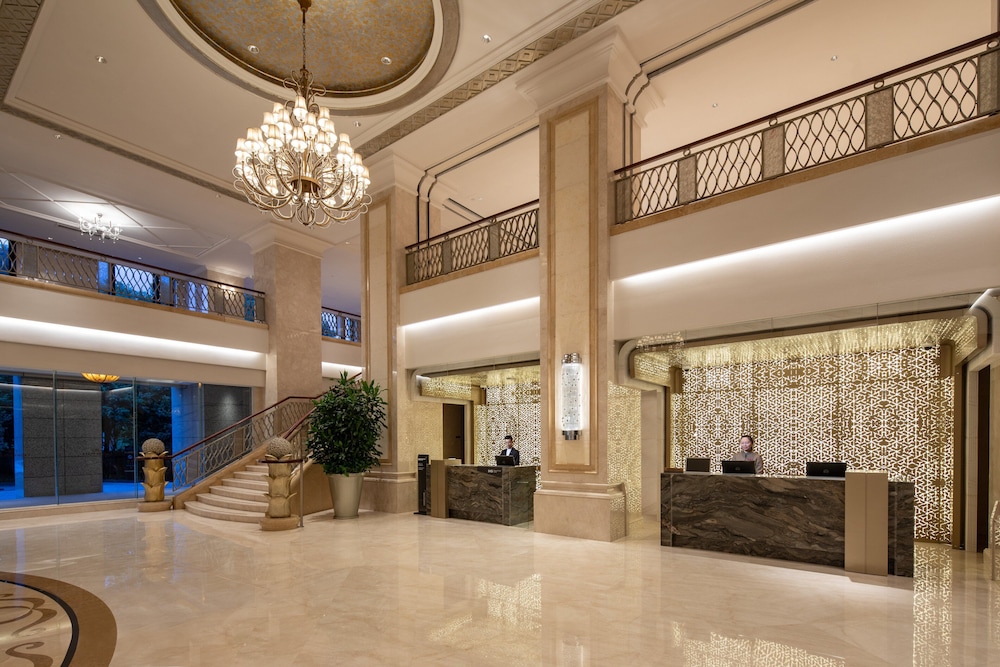 Crowne Plaza Fuzhou South 8/65