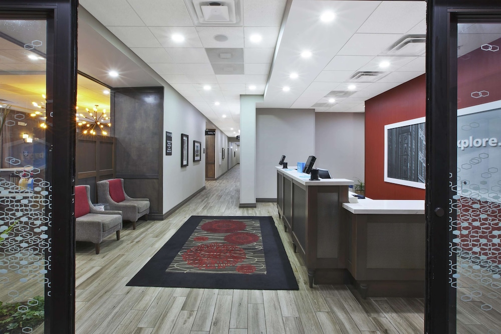 Lobby at Hampton Inn by Hilton Detroit Dearborn, DEARBORN - MI
