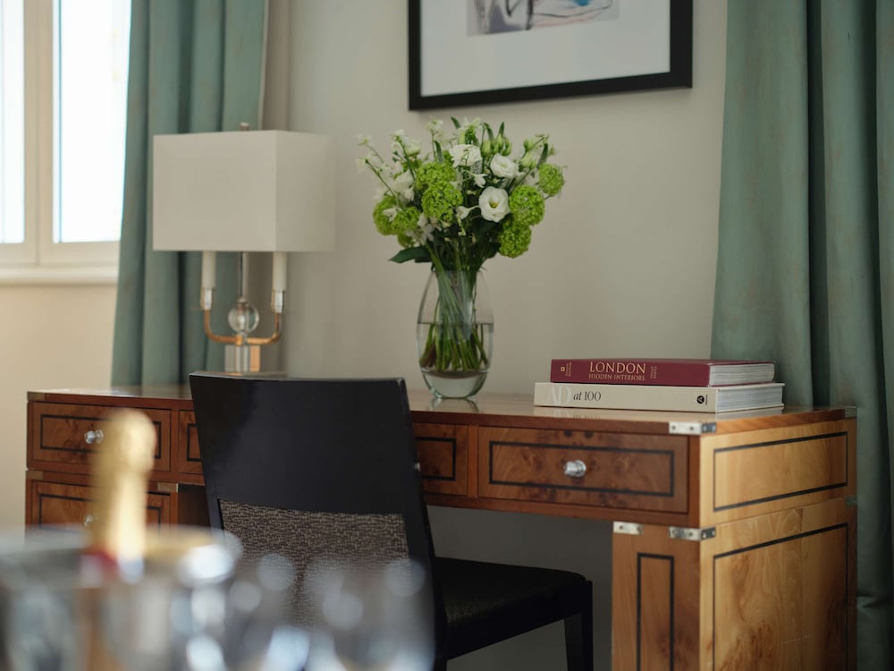 Sofitel London St James 9/70