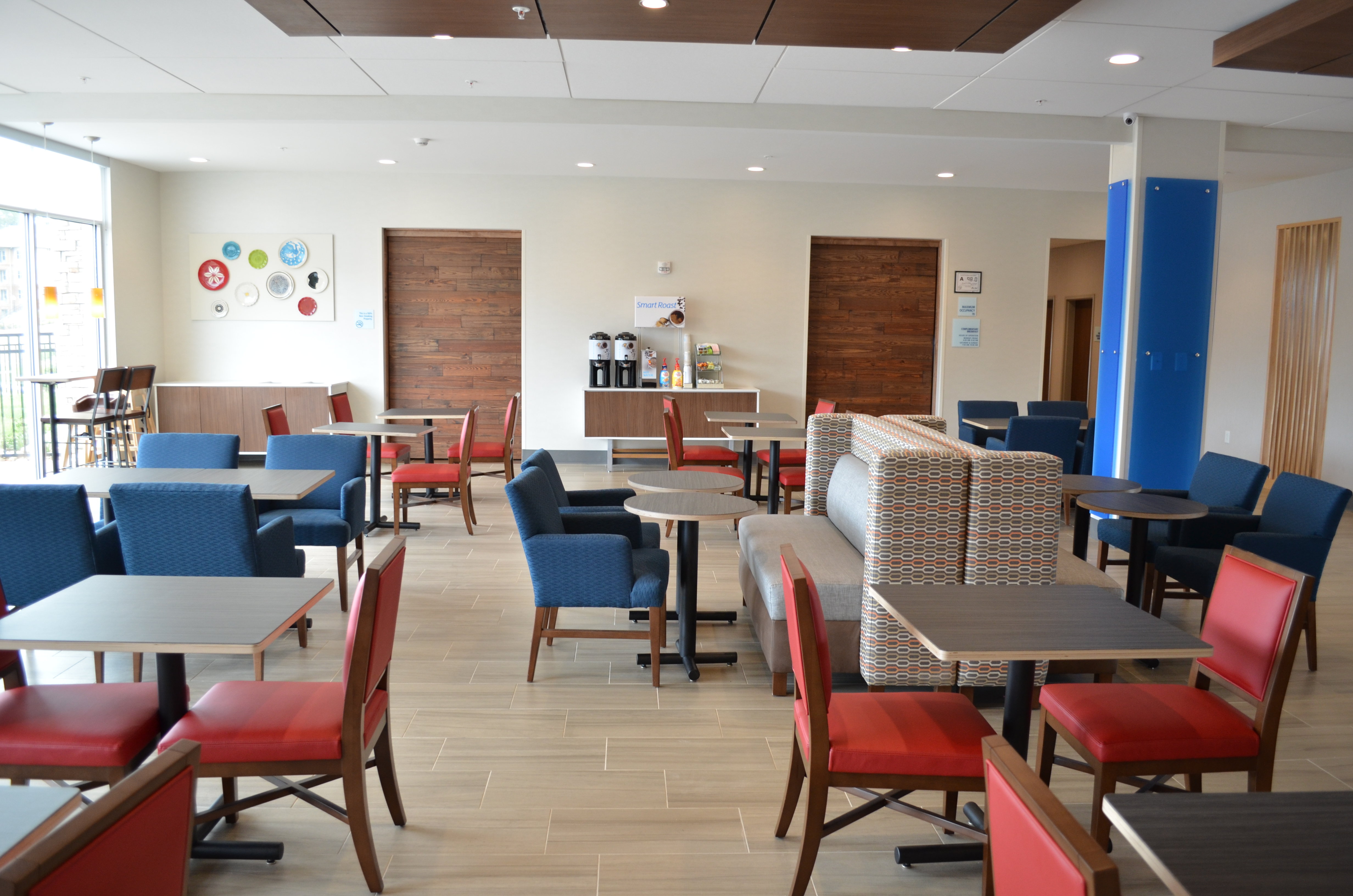 Holiday Inn Express Suites Charlotte Ne University Area 29/40