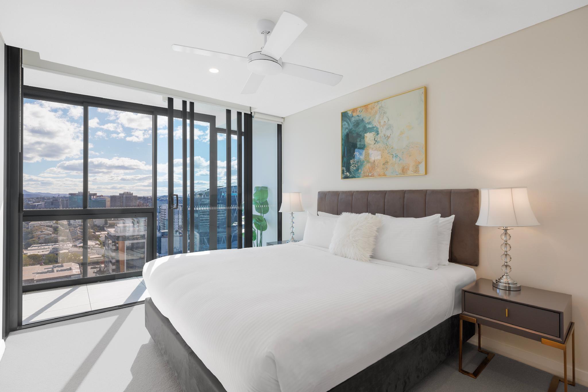 1 BEDROOM, APARTMENT, CITY VIEW