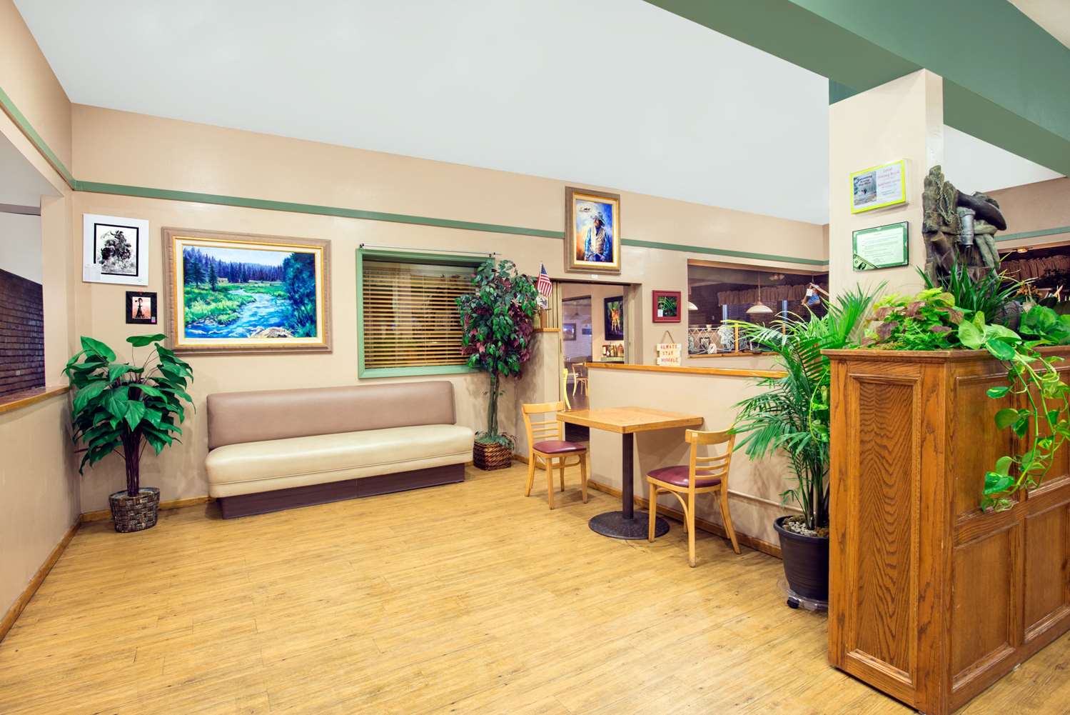 Days Inn by Wyndham Show Low 25/36