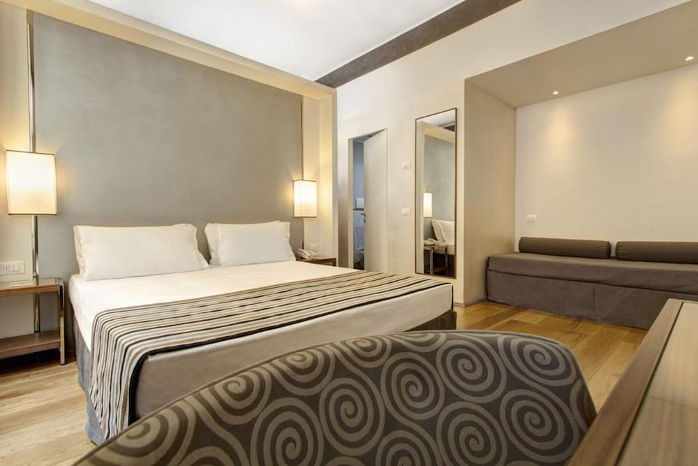 ROOM, TRIPLE