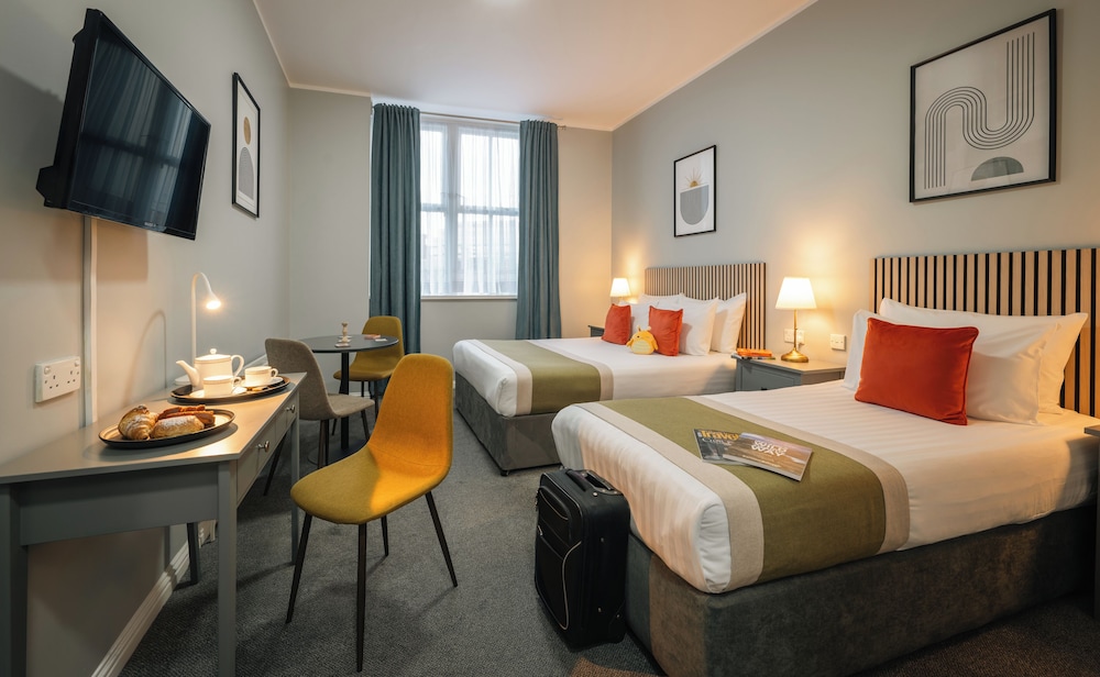 ROOM, TRIPLE