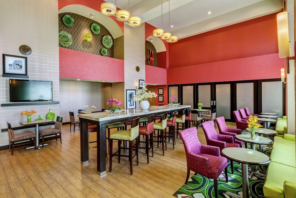 Hampton Inn & Suites Palm Desert 41/64