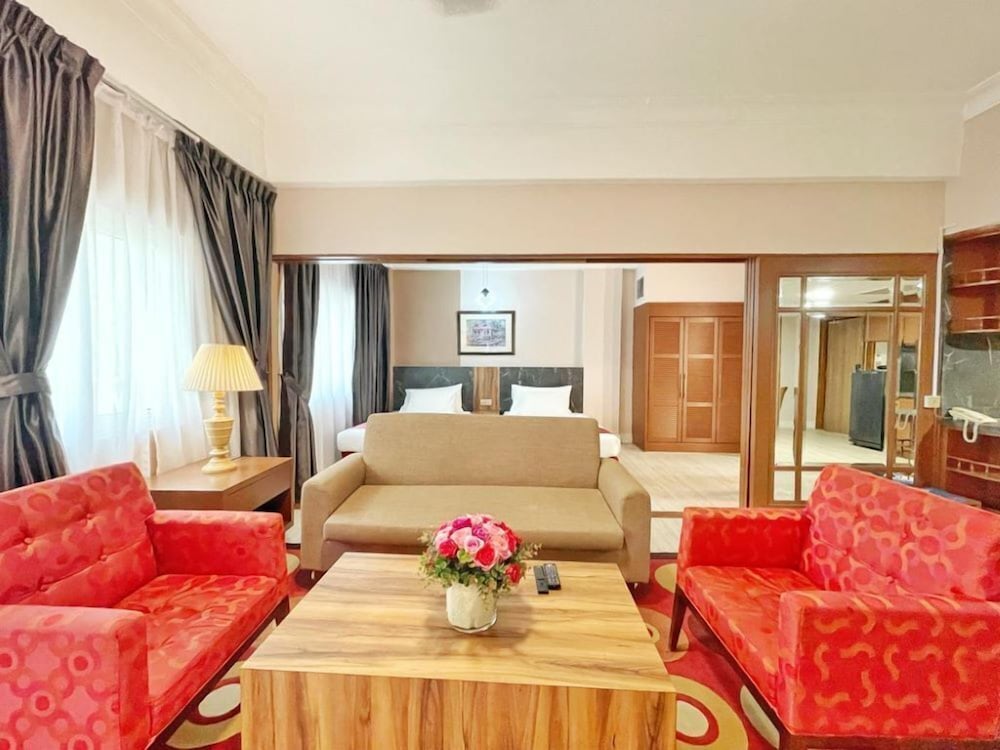 The Avenue M Hotel 15/26
