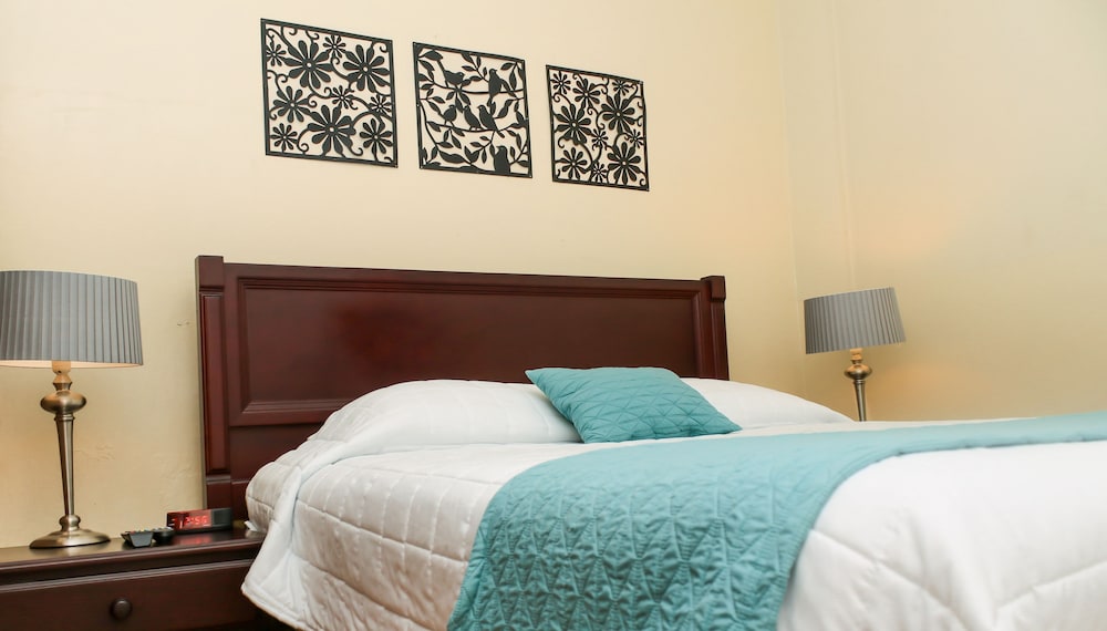 Las Magnolias Hotel 24/78