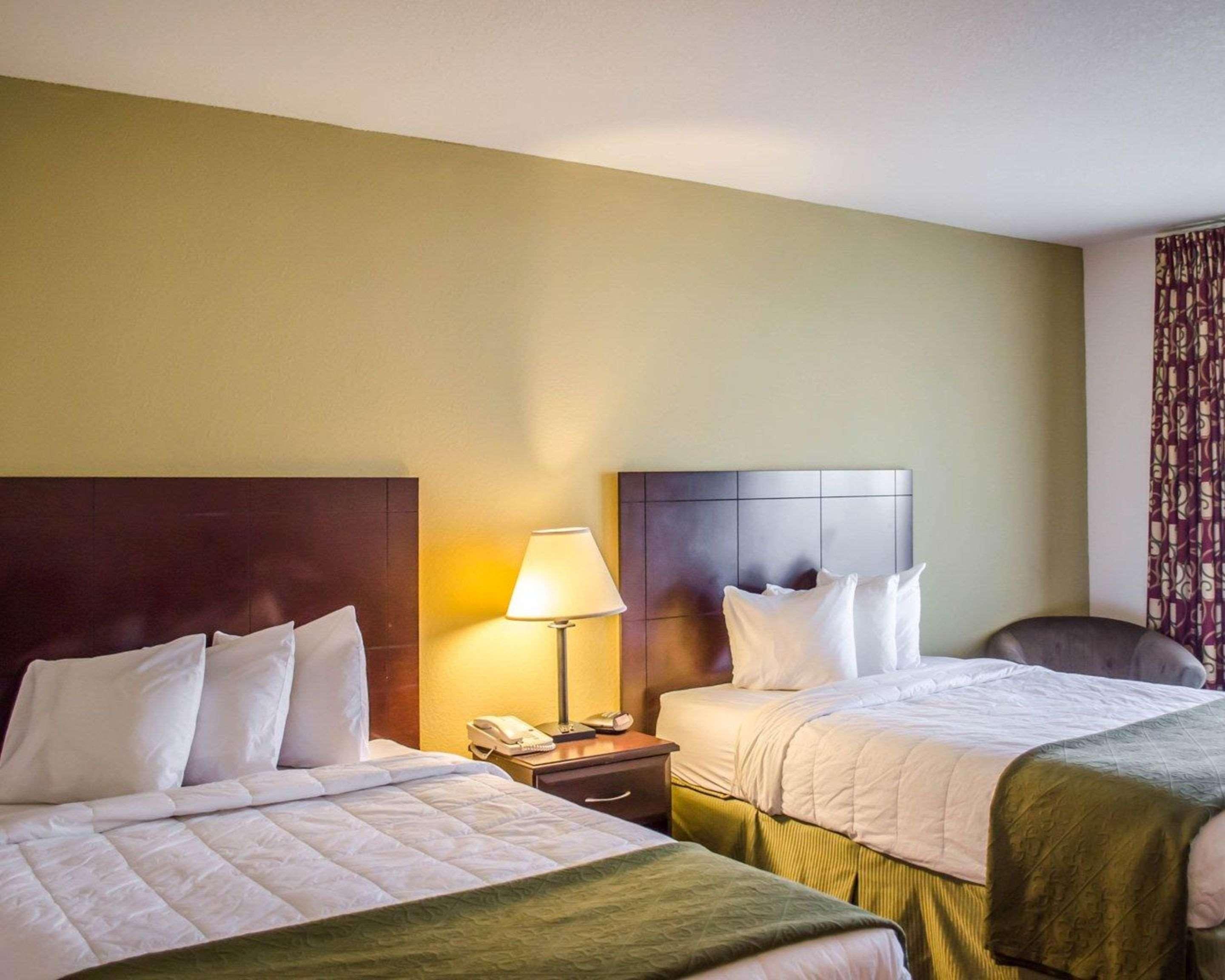 ROOM, 1 KING AND 2 DOUBLE BEDS