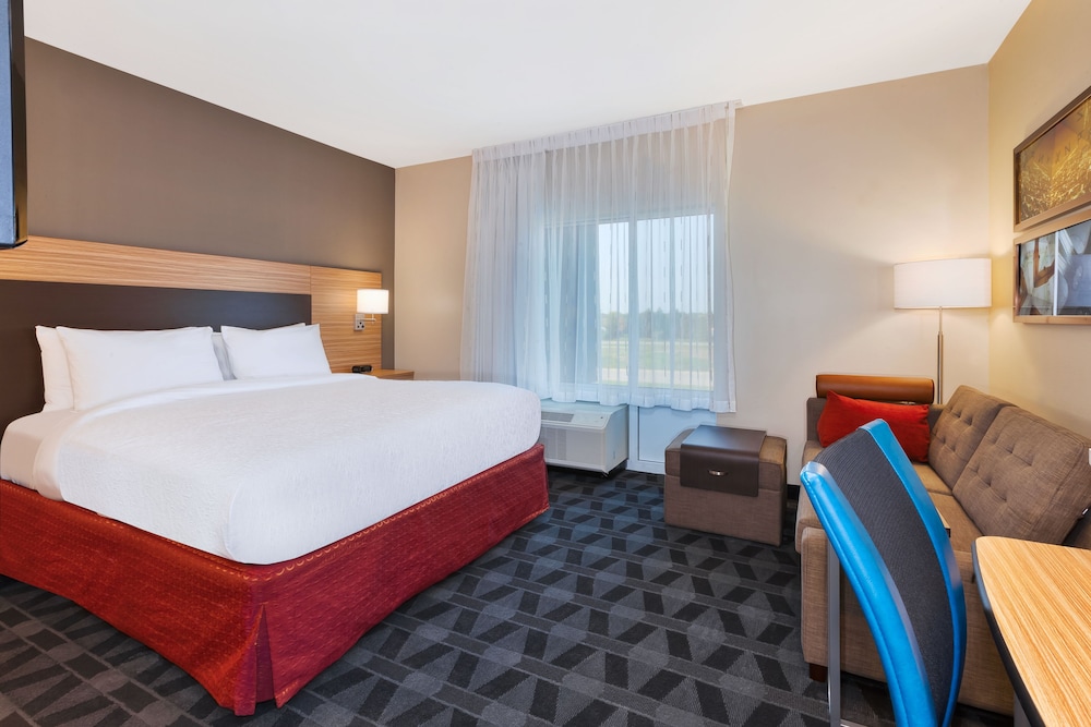 TownePlace Suites by Marriott Grand Rapids Airport Southeast 12/48