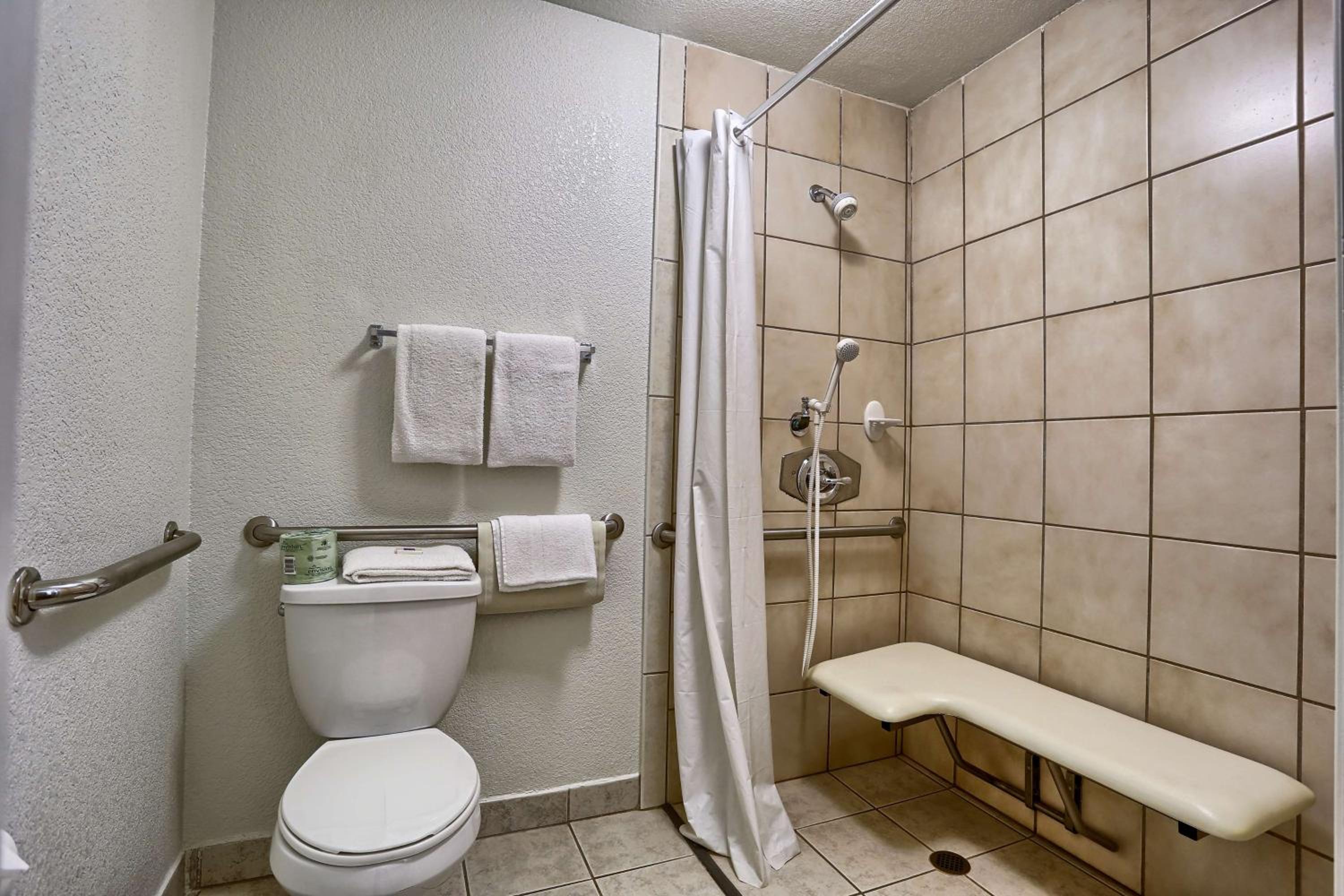 Cathedral Hill Hotel 41/43