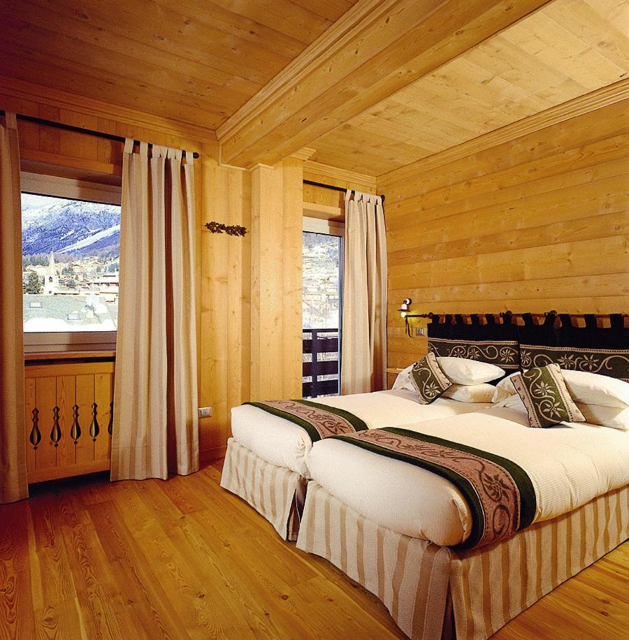 جناح، HOTEL BAITA DEI PINI 5/10
