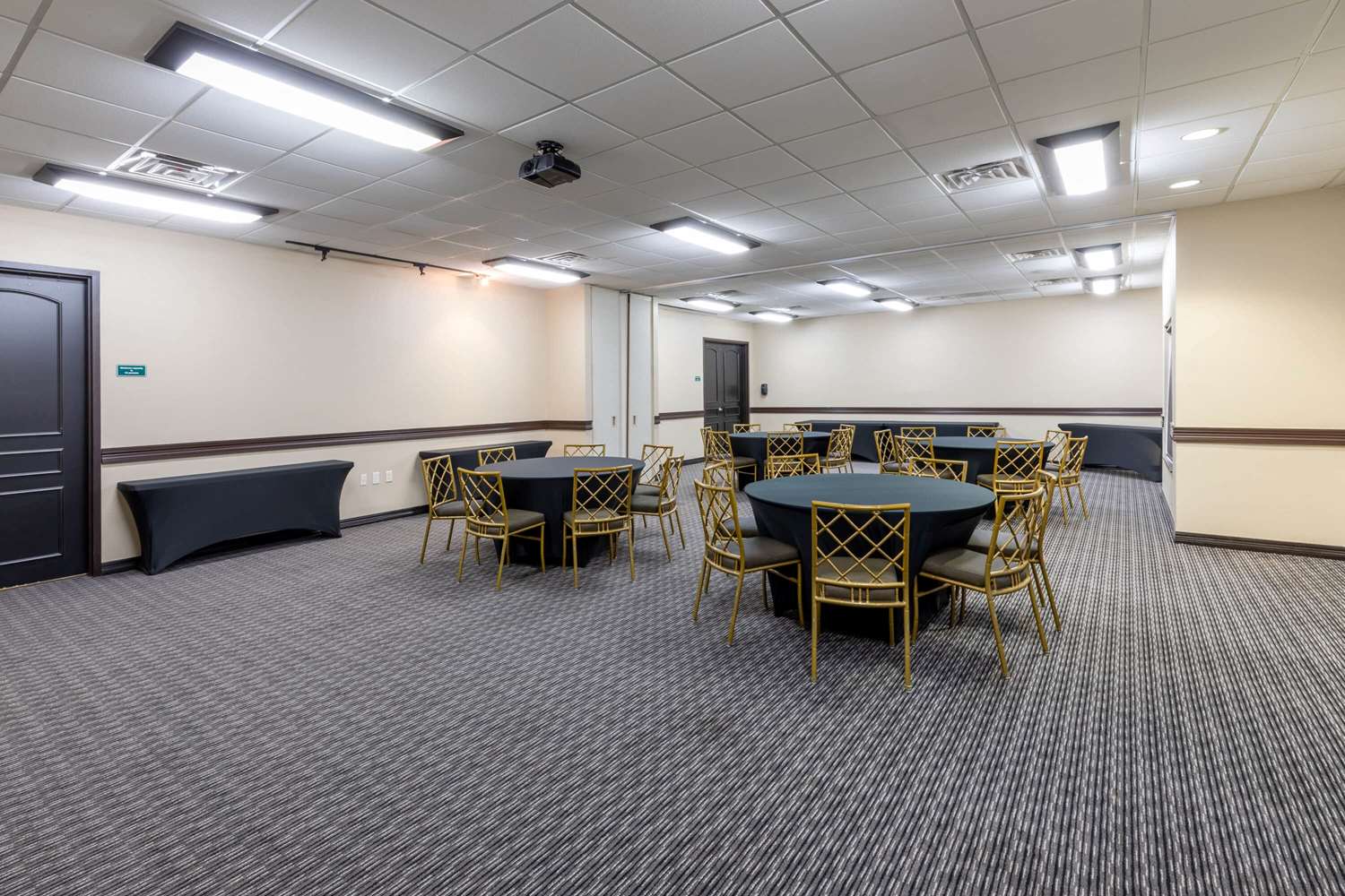 Hawthorn Suites by Wyndham Lubbock 59/92