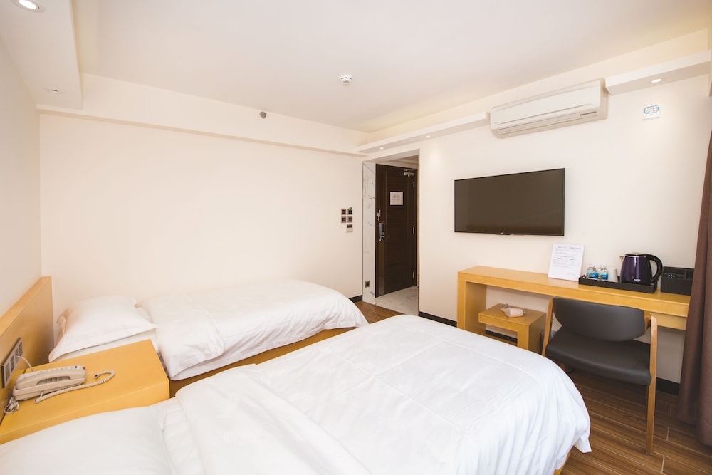 San Tung Fong Commercial Inn South Wing 10/21