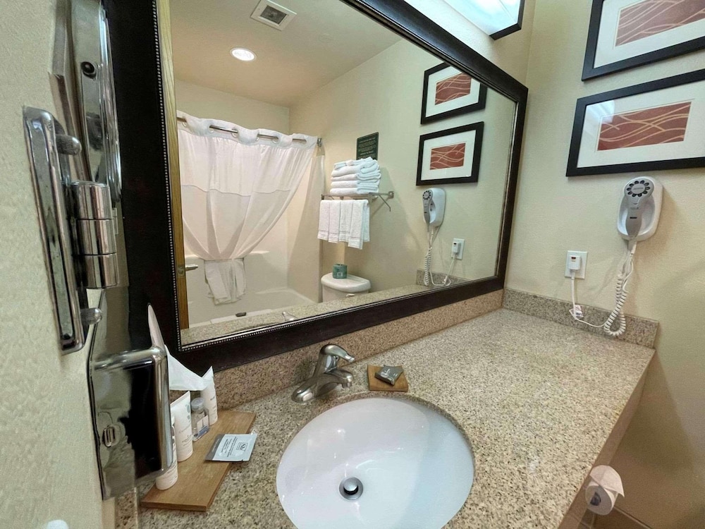 Country Inn & Suites by Radisson, Bend near Pilot Butte 44/50
