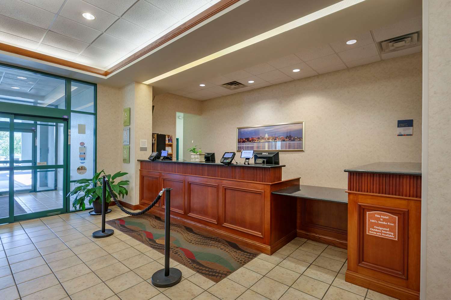 Clarion Suites At The Alliant Energy Center 6/27
