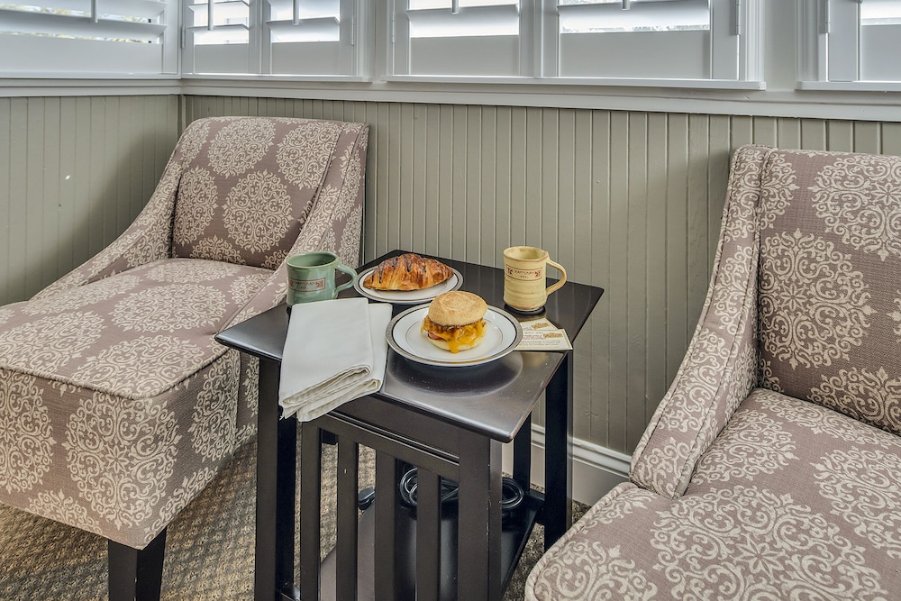 Craftsman Inn 53/70