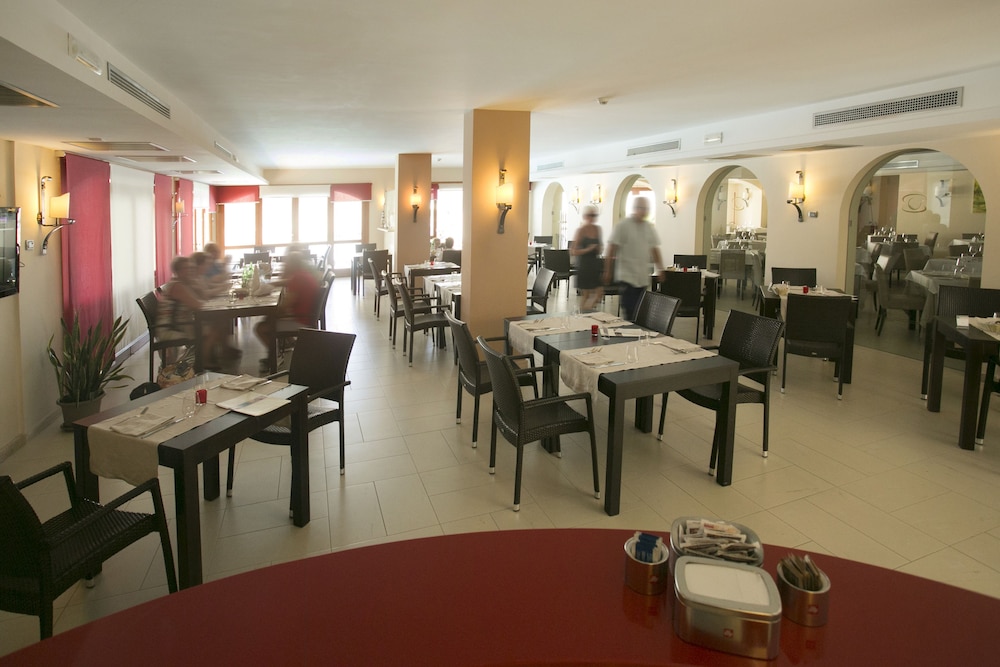Hotel Tropis 56/70