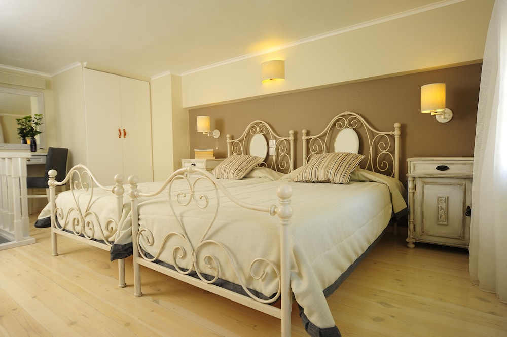 Mythos Suites Hotel 18/68