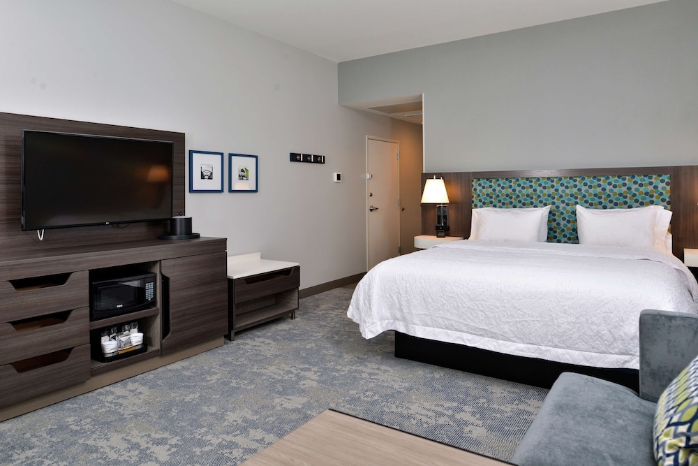 Hampton Inn Cedar Falls Downtown Ia 23/65