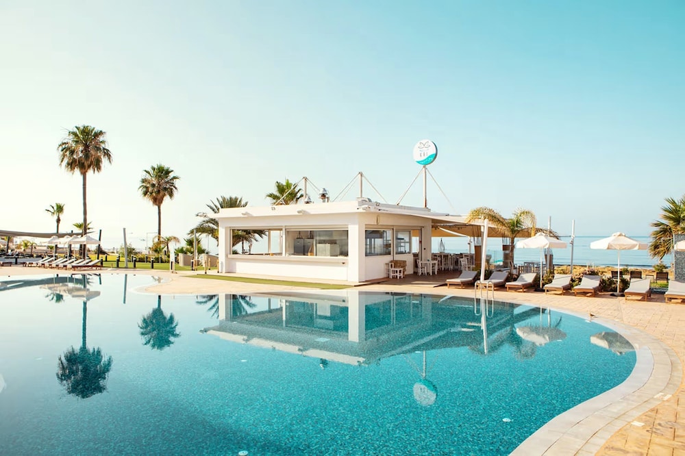 Piere Anne Beach Hotel 43/47
