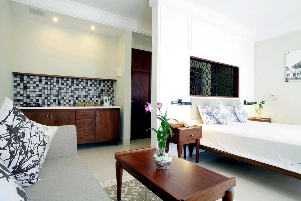 Seminyak Lagoon All Suites Hotel 25/47