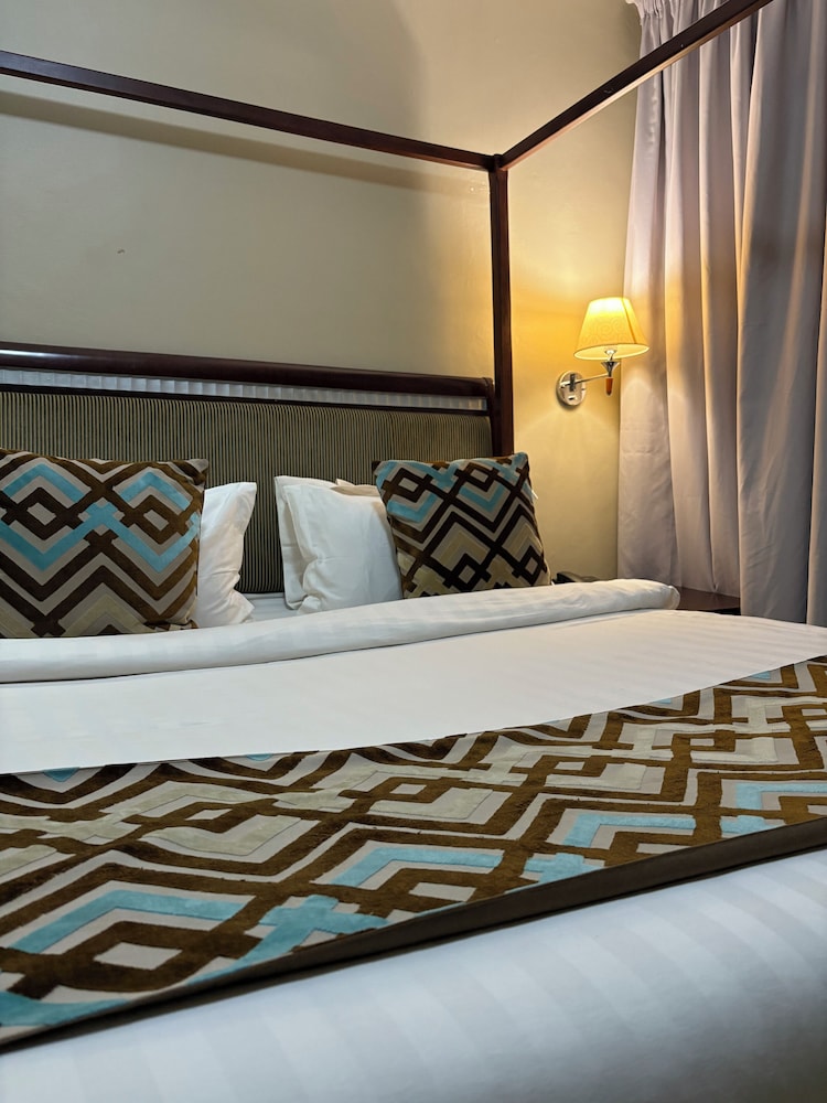 Serendib Suites Hotel 8/39