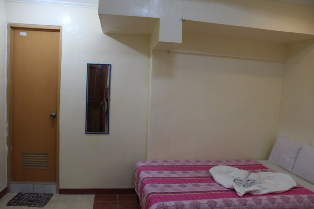 Escurel Inn 14/24