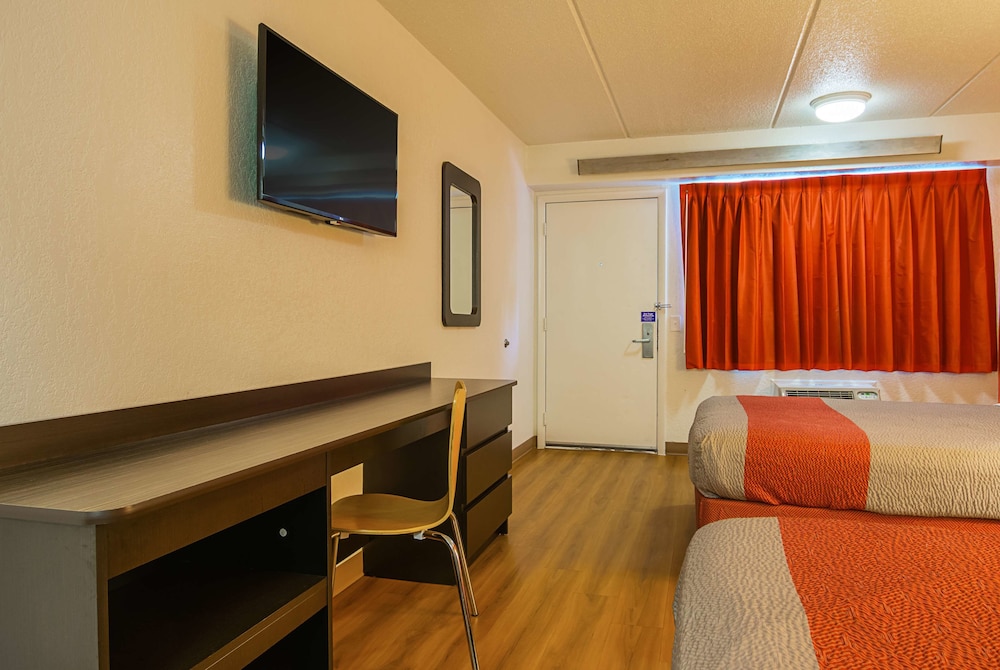 Motel6 Tucker, GA - Atlanta Northeast 37/52