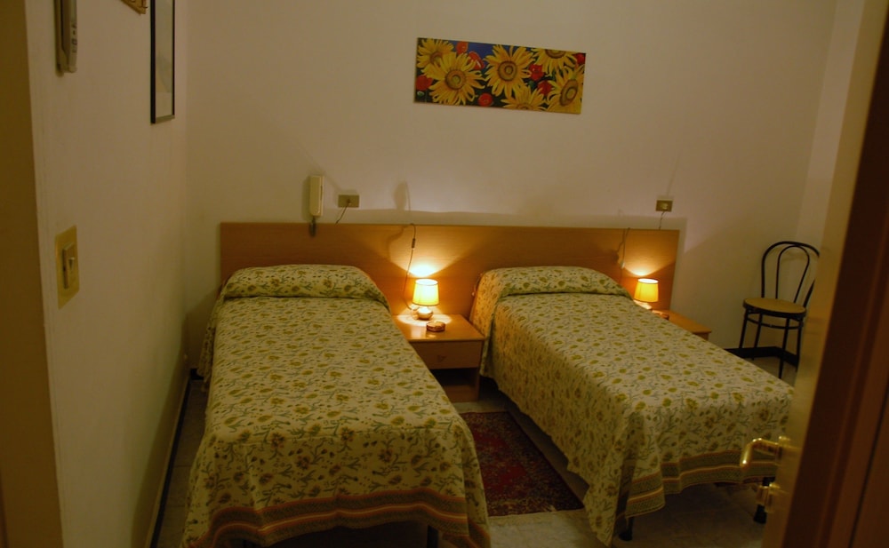 Hotel Major Genova 13/28
