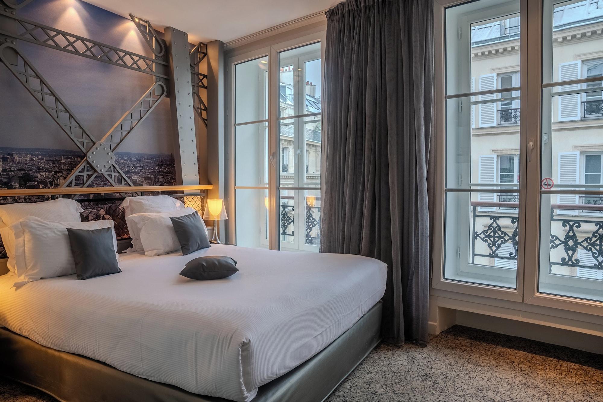 Room, Eiffel View, Balcony