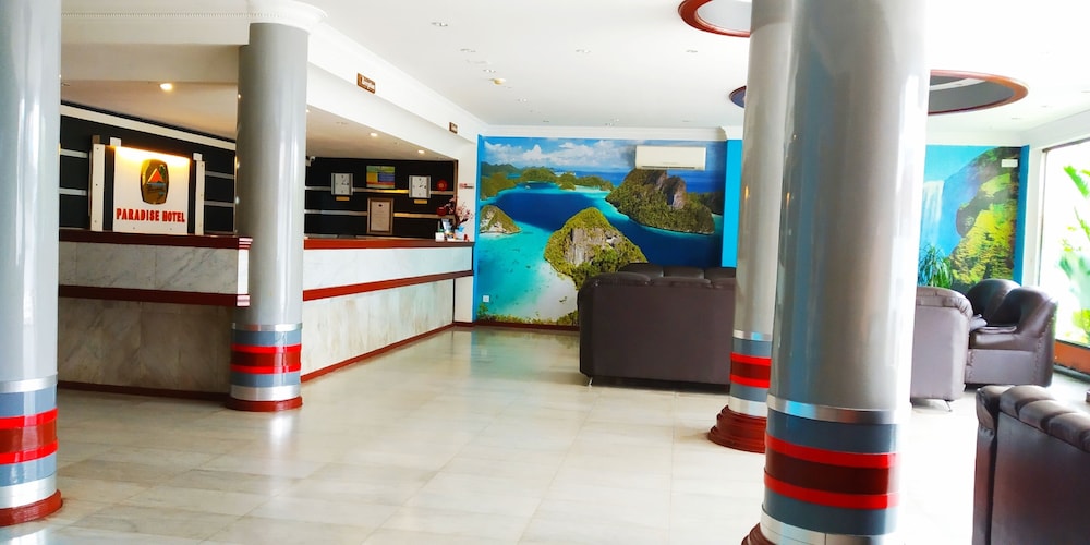 Paradise Hotel 12/39