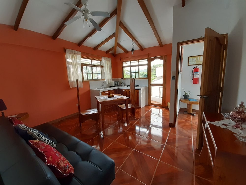 Suymar Ecolodge Galapagos 49/75