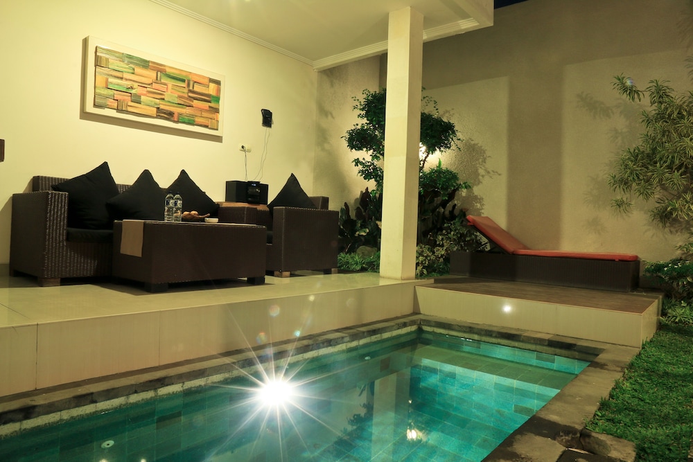 Karana Villa Bali 54/64