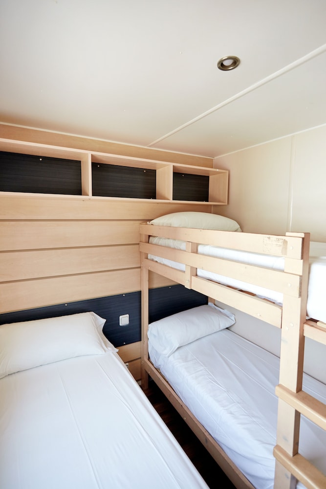Comfort, Bungalow, 1 Double and 3 Single Beds