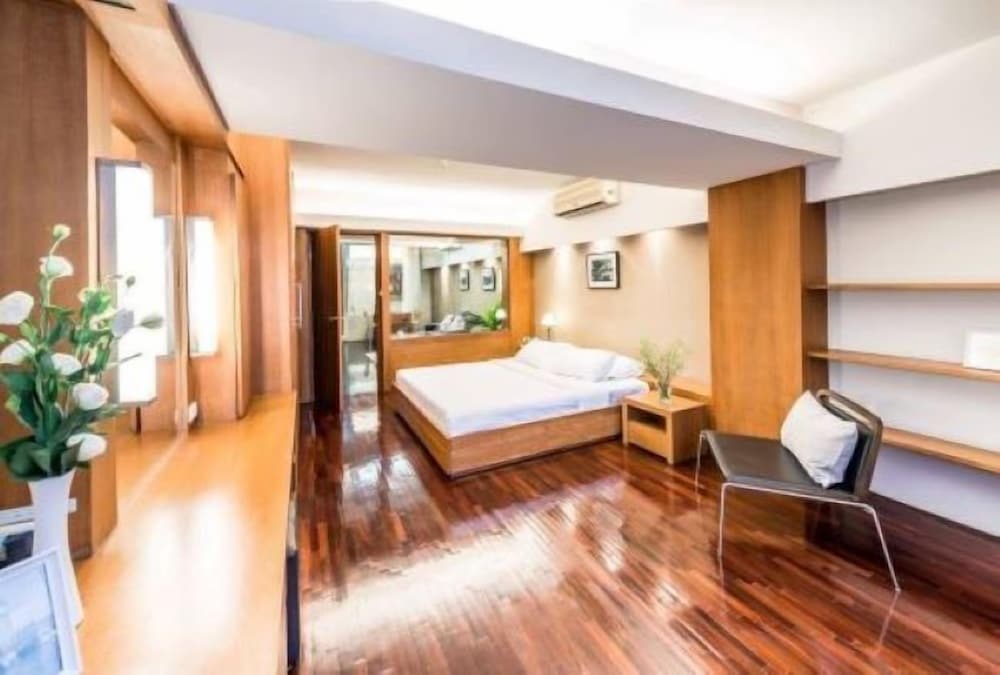 1 BEDROOM, SUITE, BALCONY