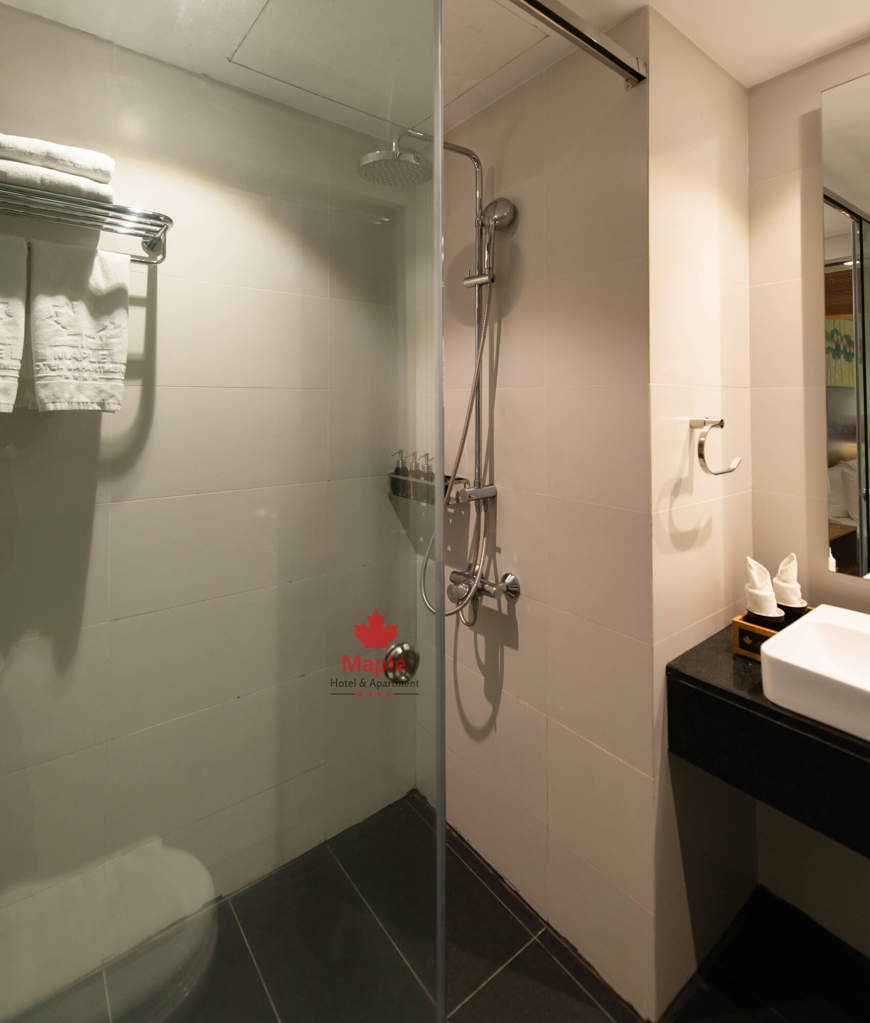 غرفة ديلوكس بسرير مزدوج بشرفة، Maple Hotel Apartment 4/4