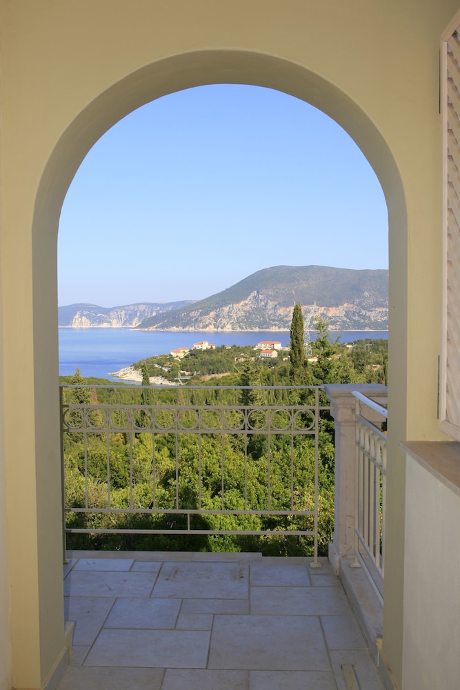 Almyra Hotel 34/44