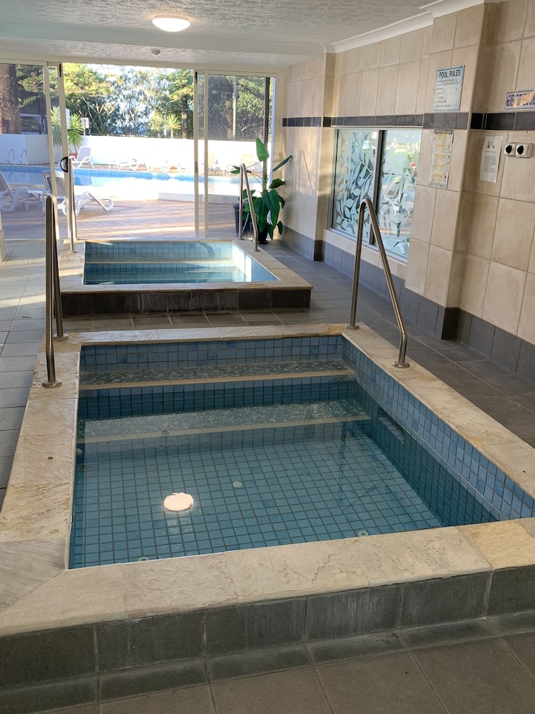 Pacific Regis Apartments 44/79