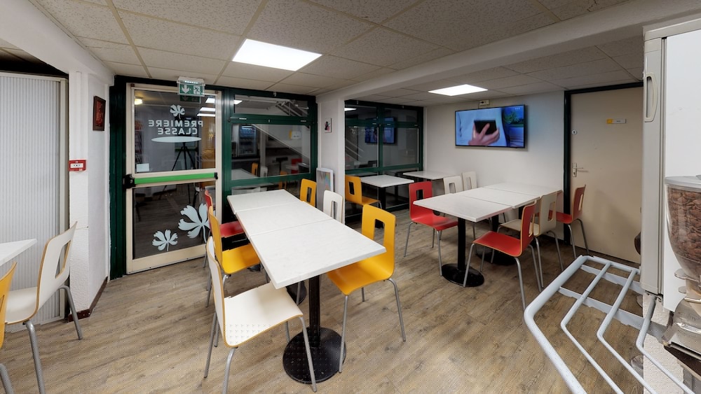 Premiere Classe Fontenay Tresigny 31/31