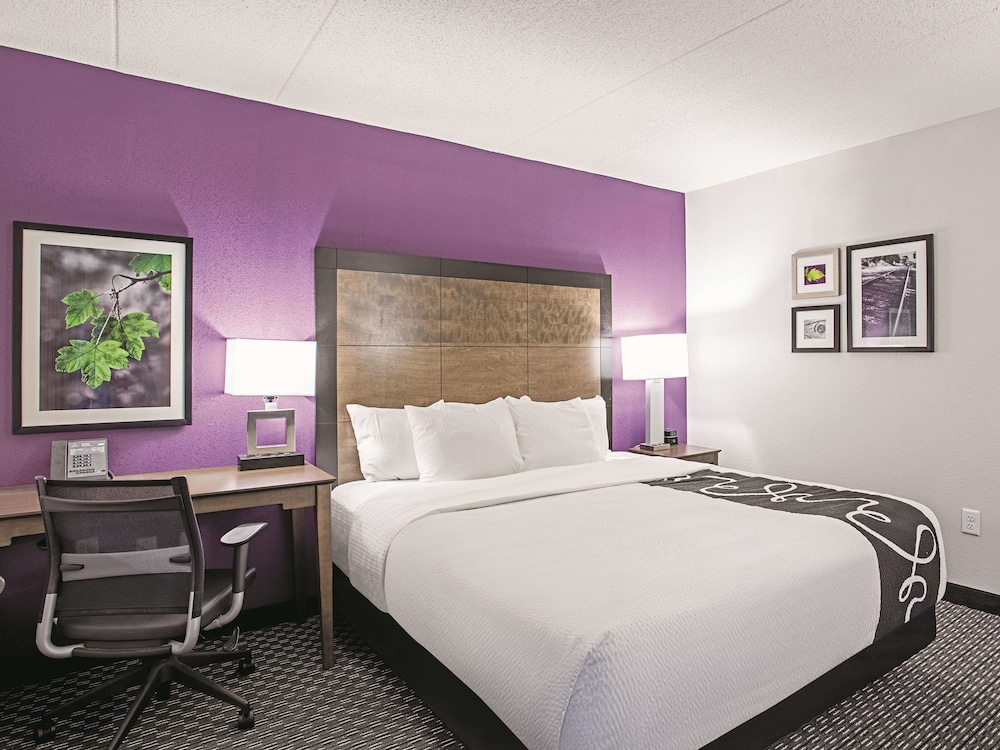 La Quinta Inn & Suites by Wyndham Baltimore N / White Marsh 13/46