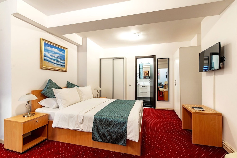JUNIOR SUITE, NO BALCONY
