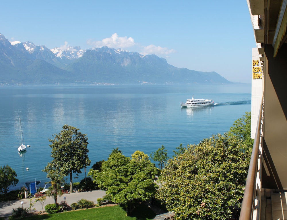 Royal Plaza Montreux Hotel 70/77