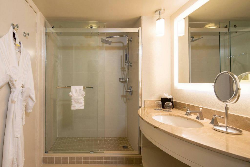 Guest Room, Premium, King Bed, Water View