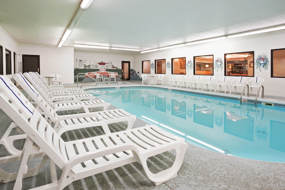 swimming pool spa