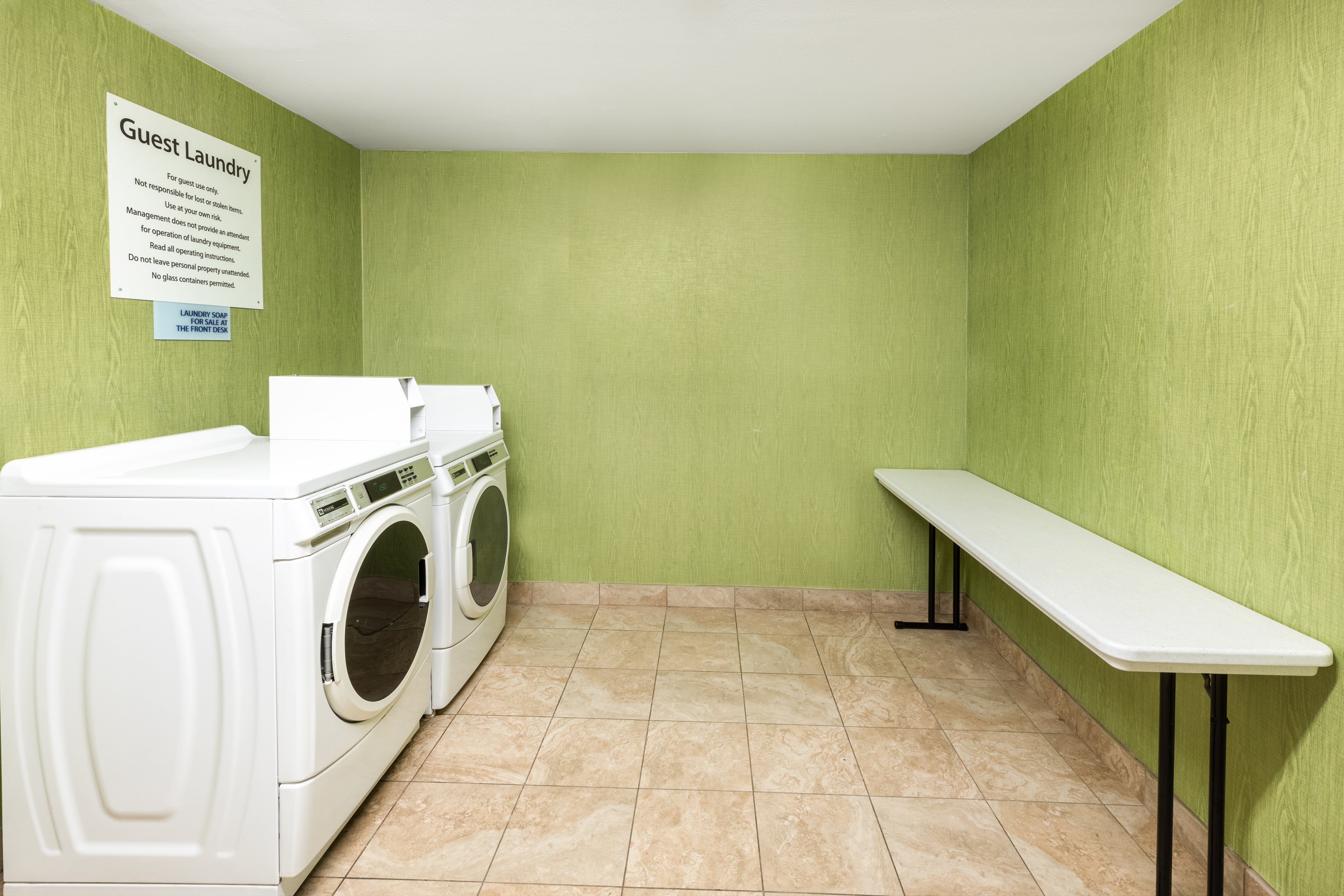 Holiday Inn Express Suites Floresville 39/58
