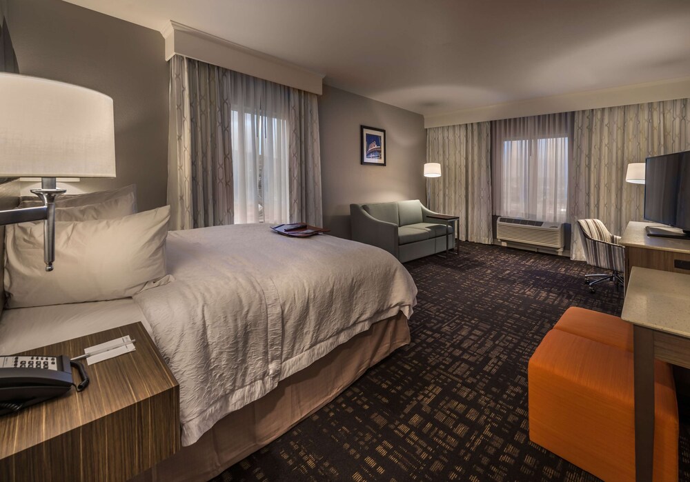 Hampton Inn And Suites Reno West 7/23